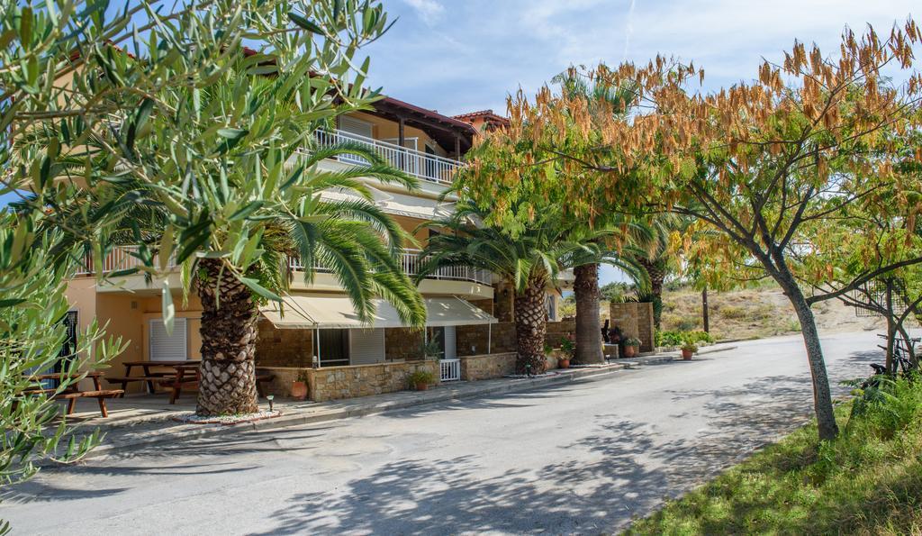 Erifili At Sarti Beach Apartments & Studios Ngoại thất bức ảnh